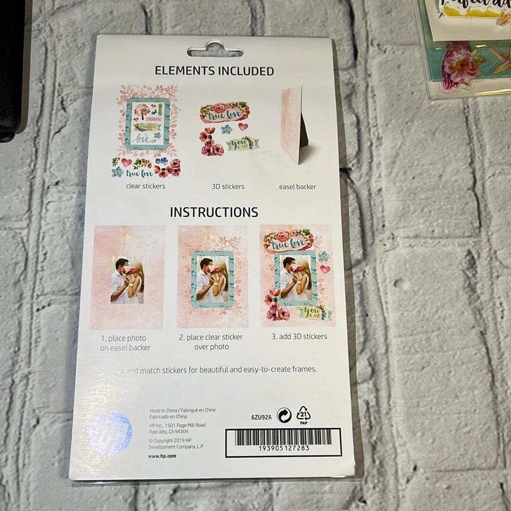 HP Moment Makers 3D Sticker Frames + Mini Album + Wall Hanging Garland - Picture 4 of 12